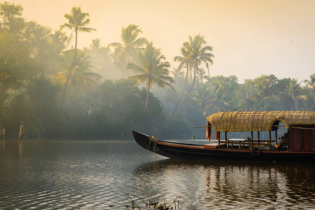 South India Tour God's Own Country | Houseboat in Backwaters